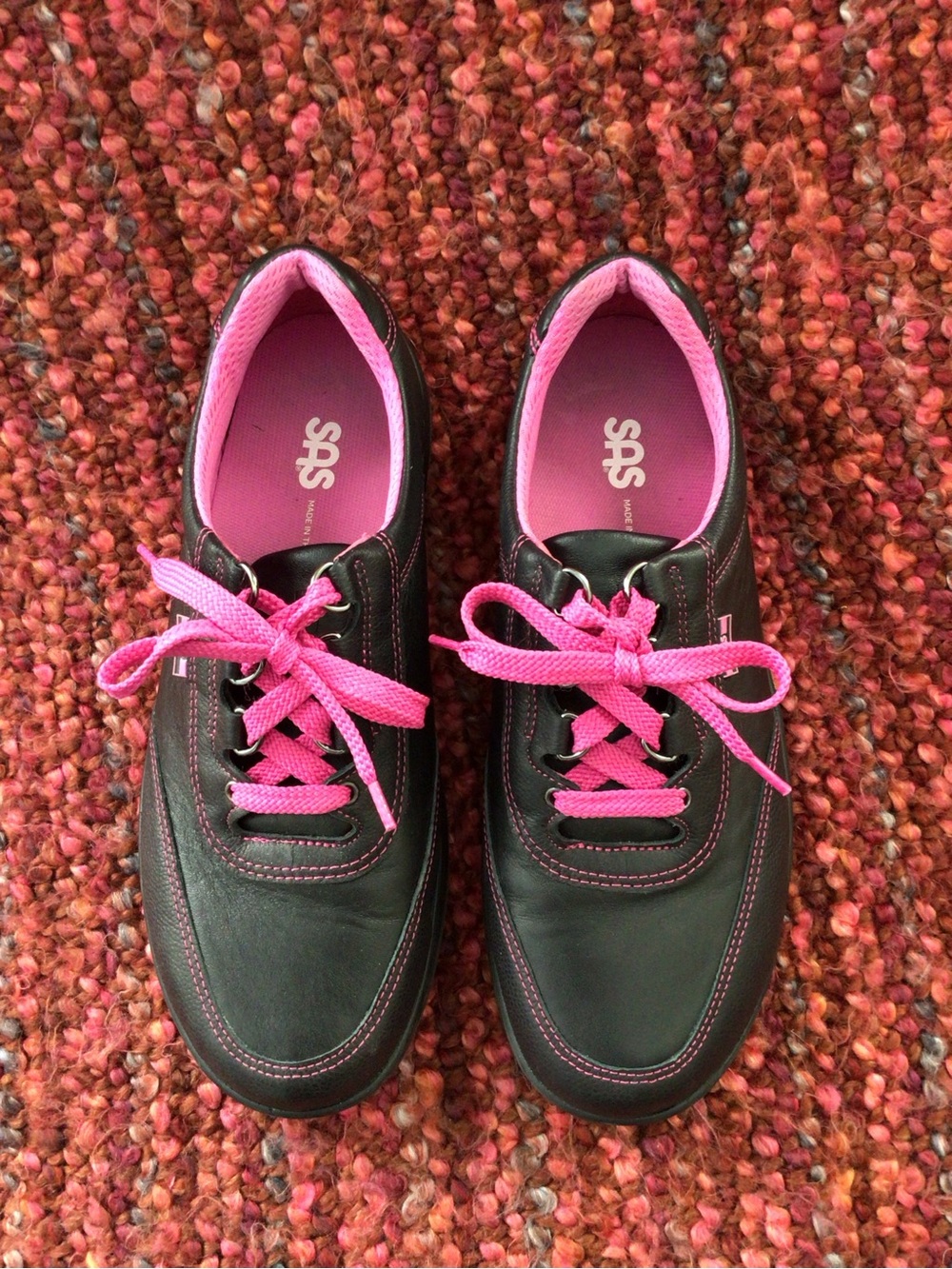 SAS Women’s Black Sneakers with Pink Accents - 8.5W